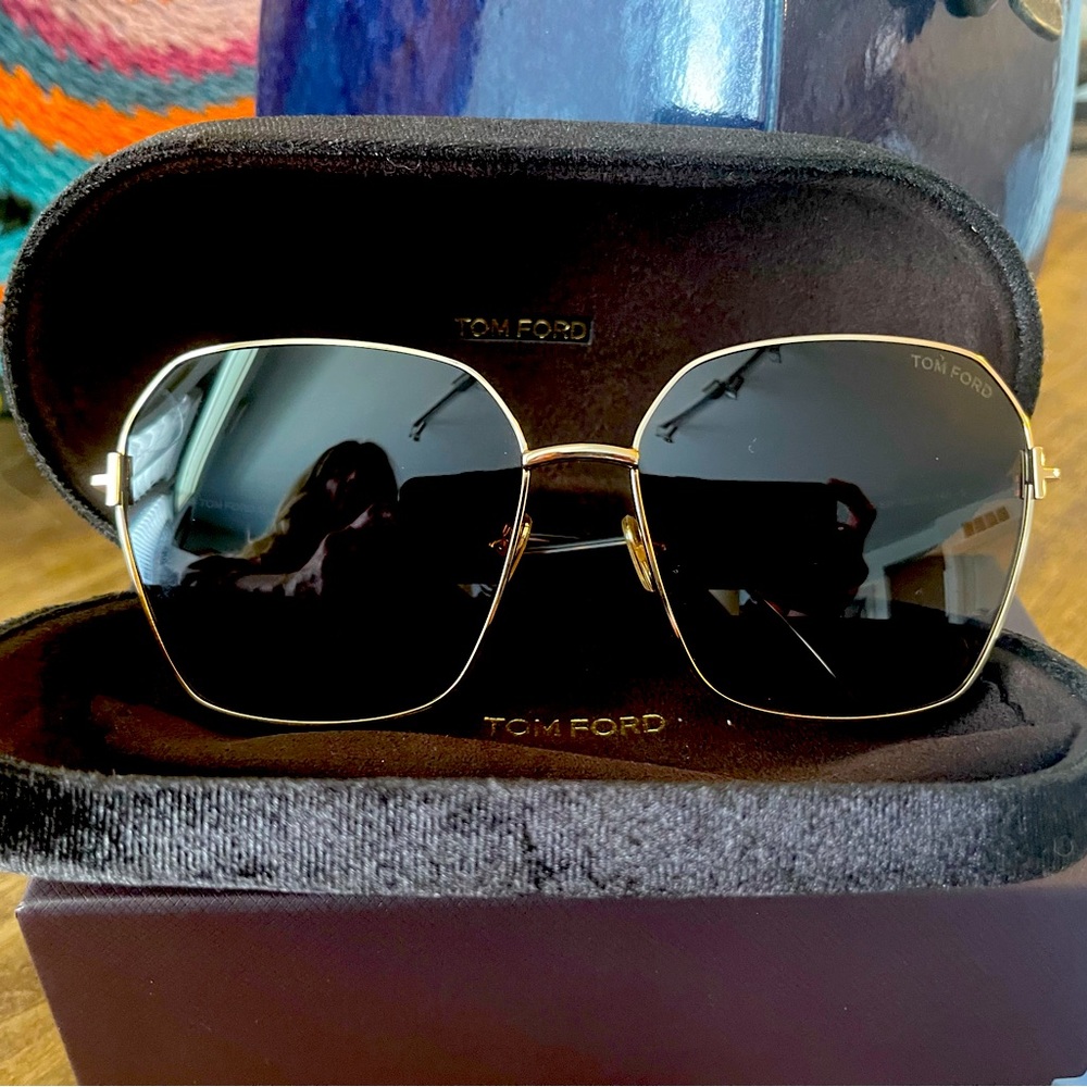 Tom Ford Sunglasses New With Velvet Case and Box